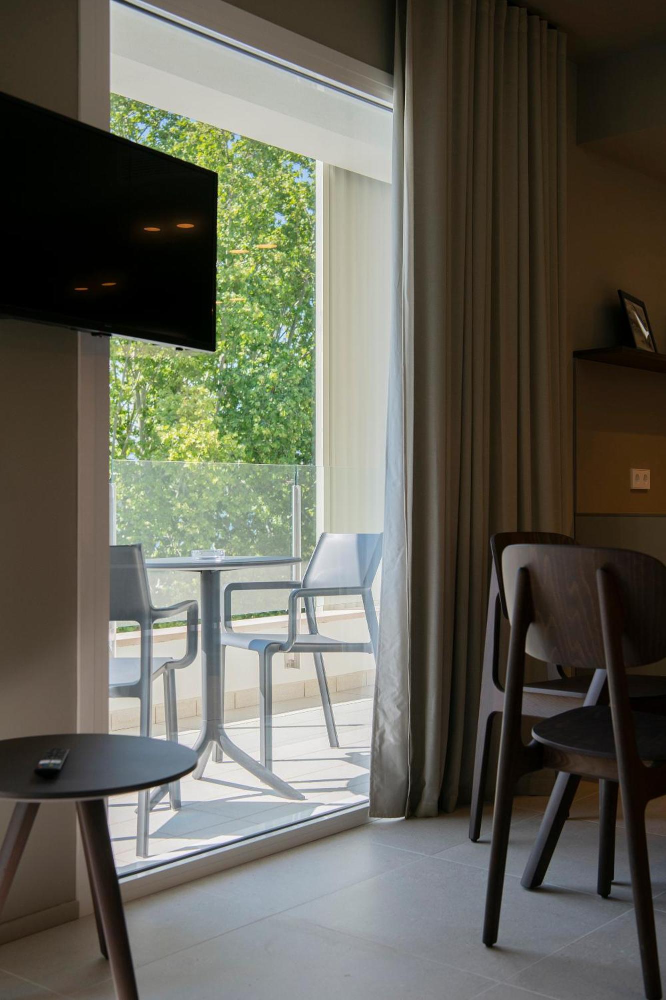 Apartaments La Carpa Banyoles Extérieur photo