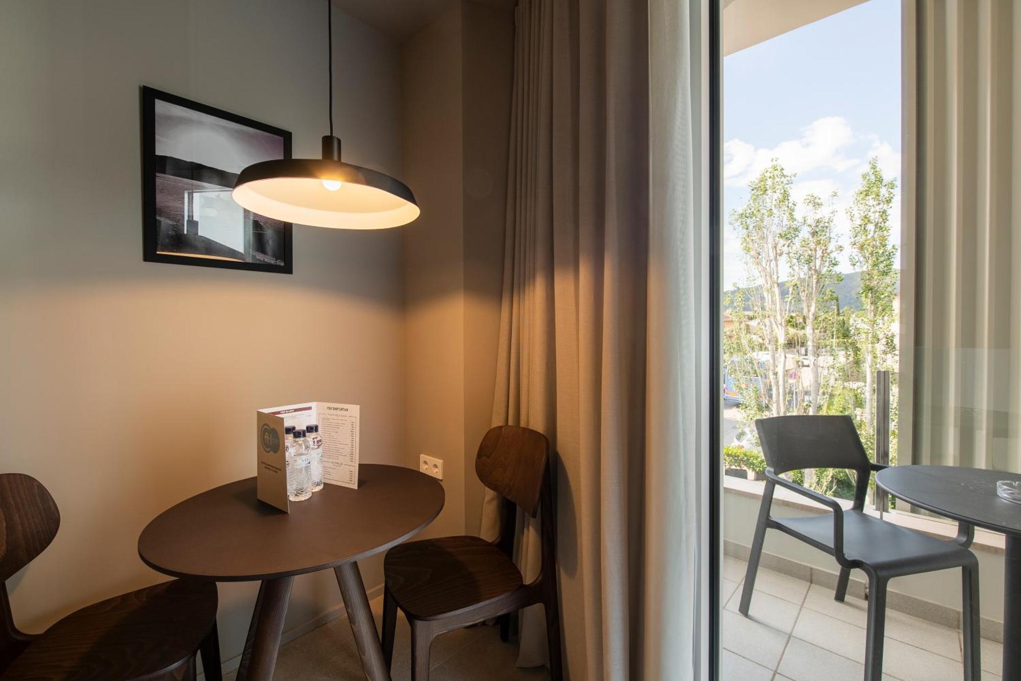 Apartaments La Carpa Banyoles Extérieur photo