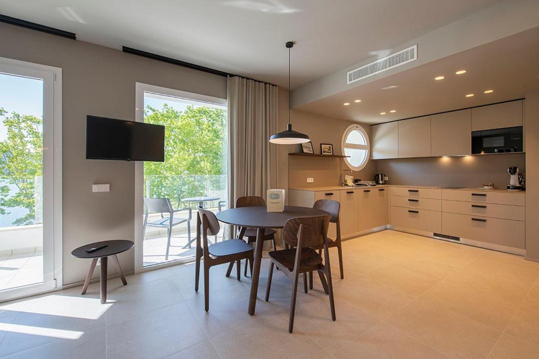 Apartaments La Carpa Banyoles Extérieur photo